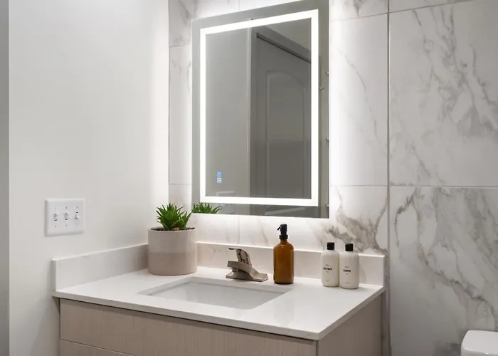 Mint House Worth - Cultural District Apartment *
